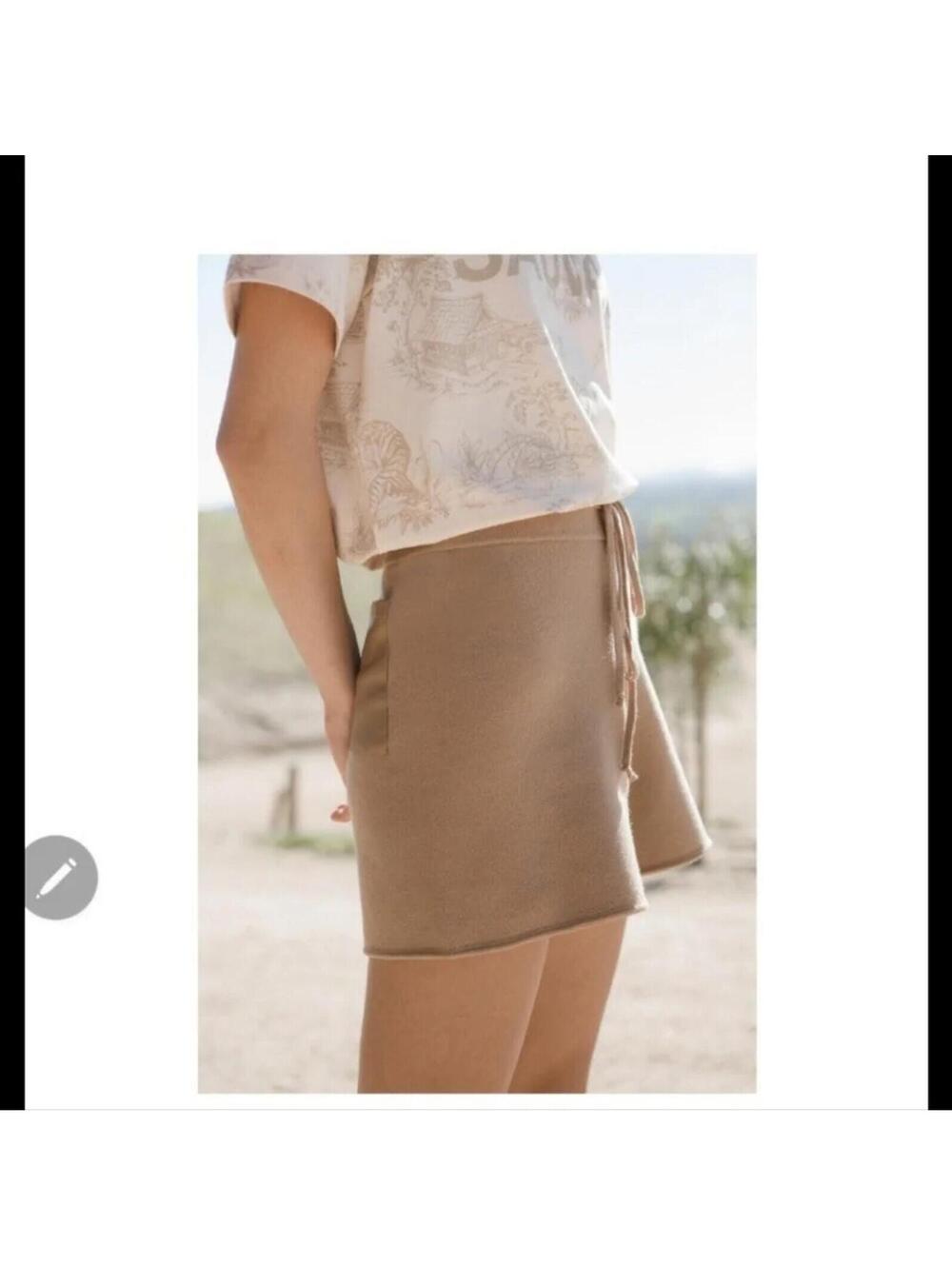 Ellandemm Ell And Emm women's Small Tan Knit shorts
